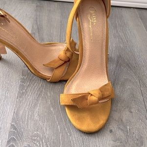 Mustard High Heels